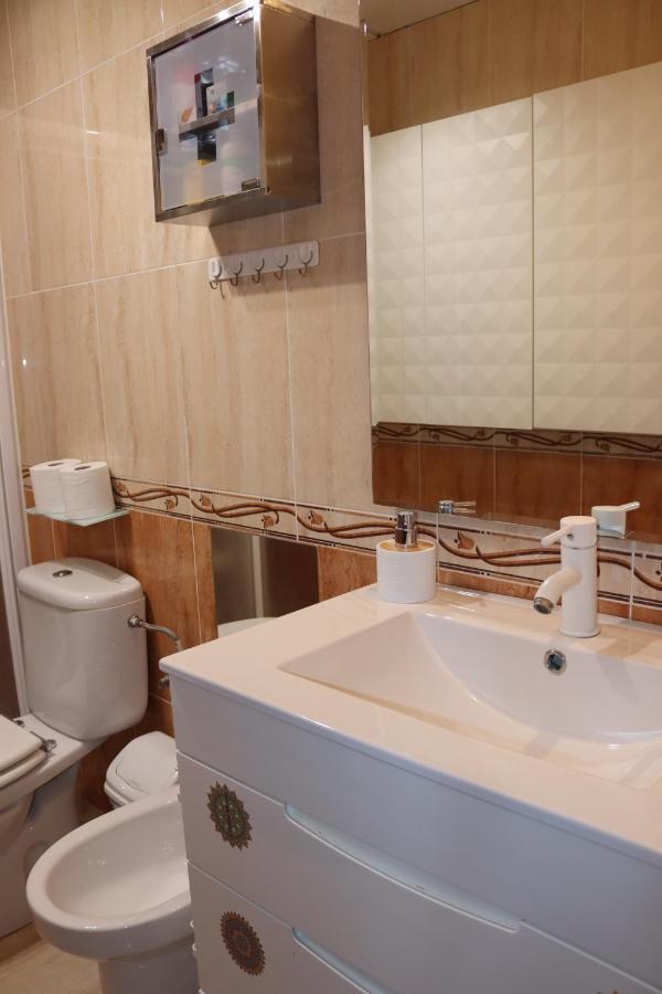 Apartamentos Carihuela Playa, Acogedor, Wifi Y Fibra Optica Torremolinos Zewnętrze zdjęcie